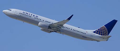 United Boeing 737-924ER N36476, August 20, 2013